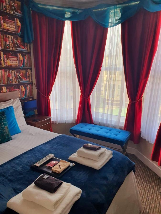 Bed and Breakfast Gabrielles Blackpool Esterno foto