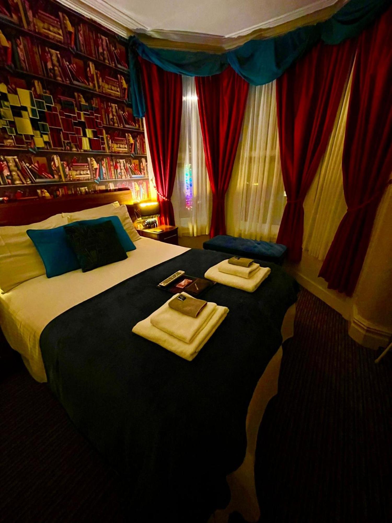Bed and Breakfast Gabrielles Blackpool Esterno foto