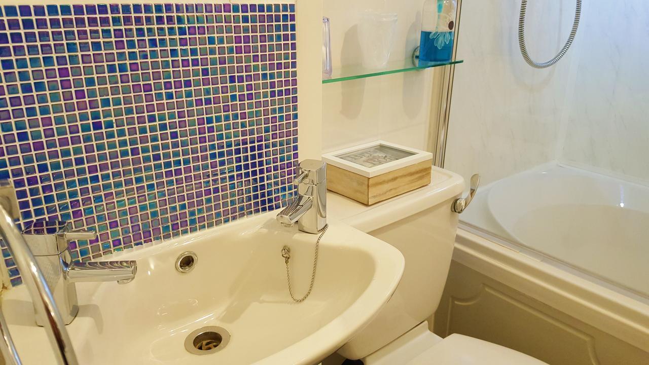 Bed and Breakfast Gabrielles Blackpool Esterno foto