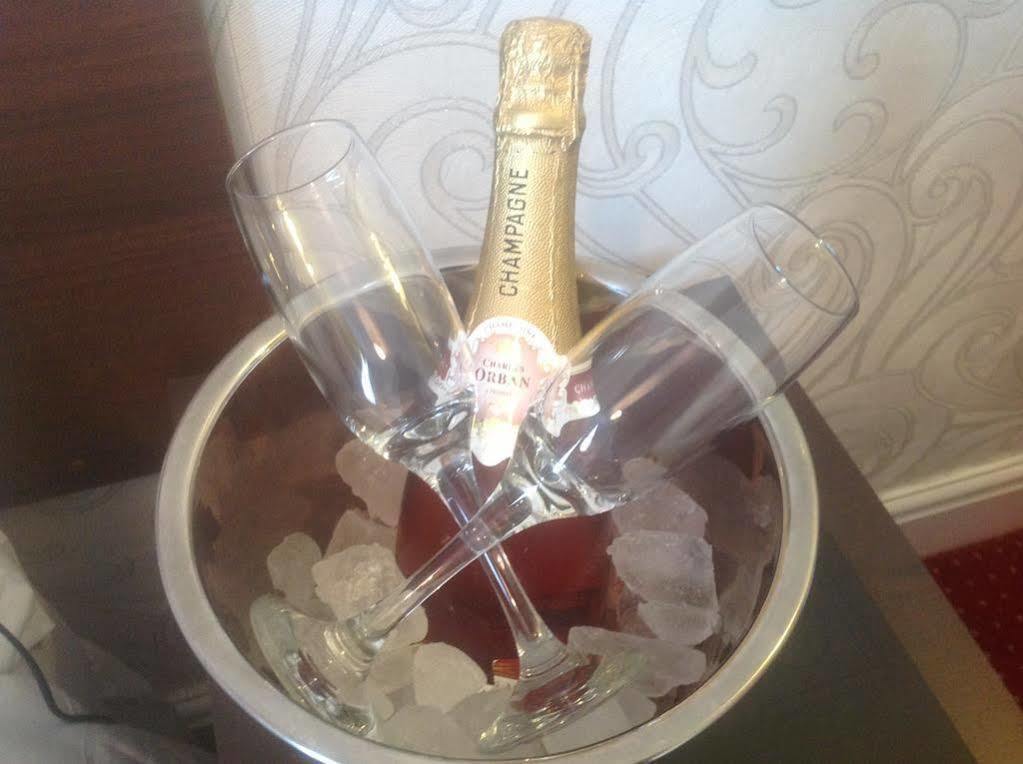 Bed and Breakfast Gabrielles Blackpool Esterno foto